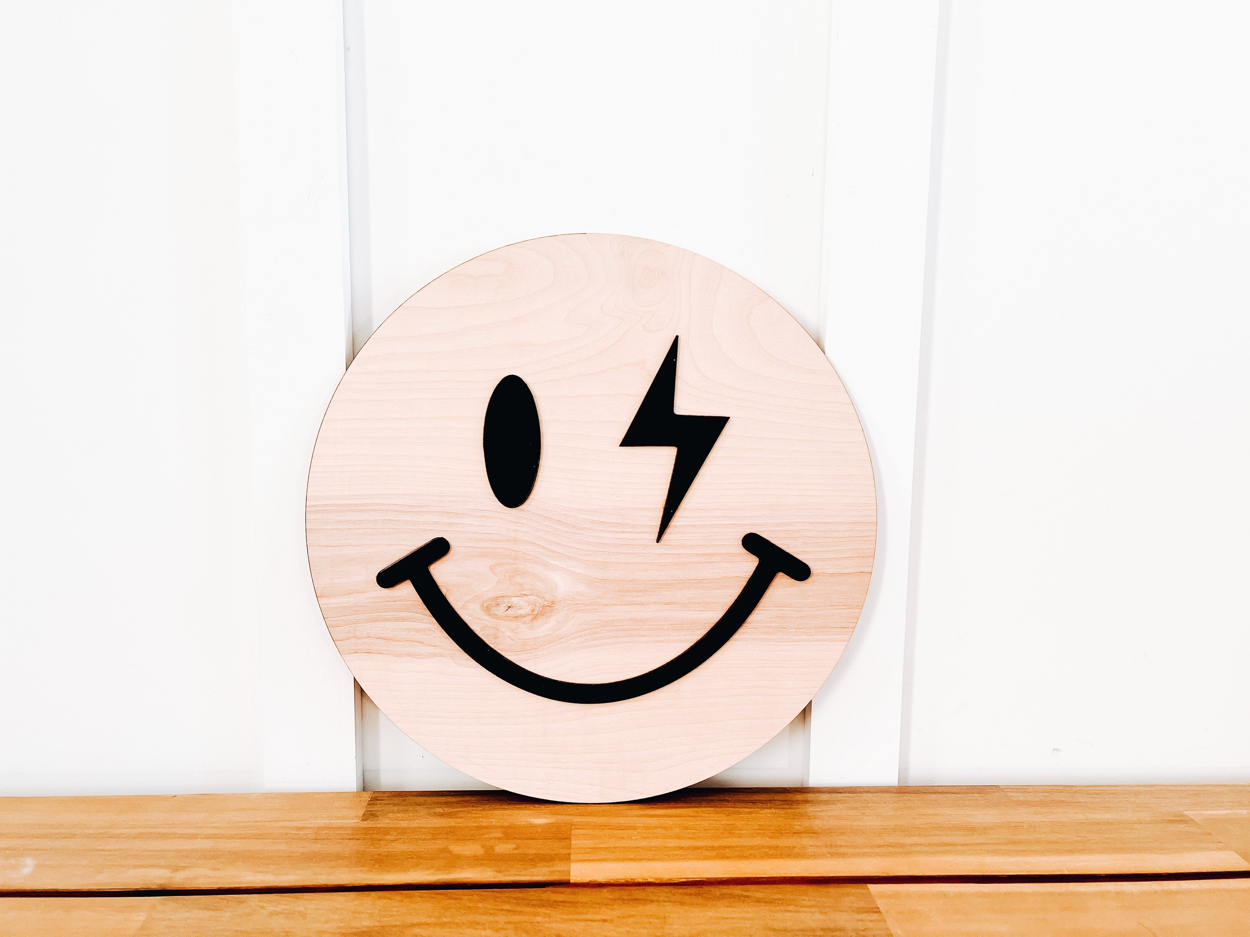SMILEY FACE ROUND SIGN