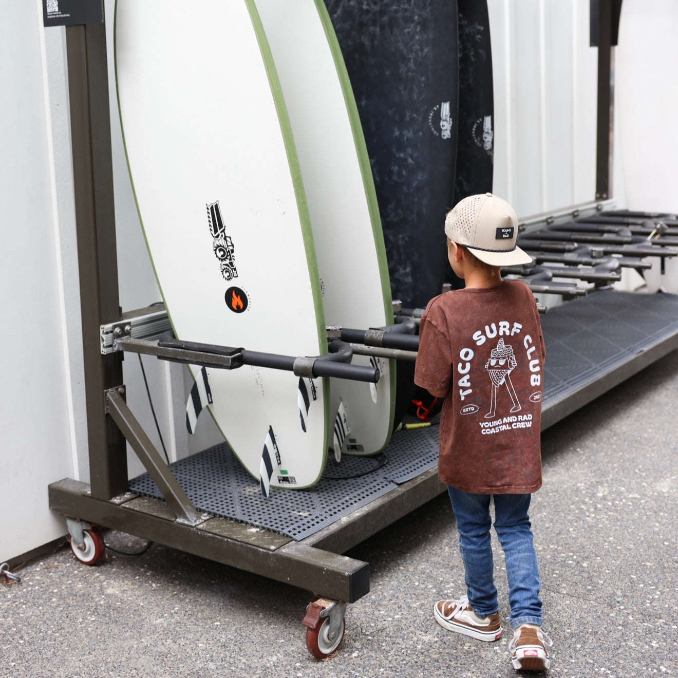 TACO SURF CLUB TEE // DARK BROWN